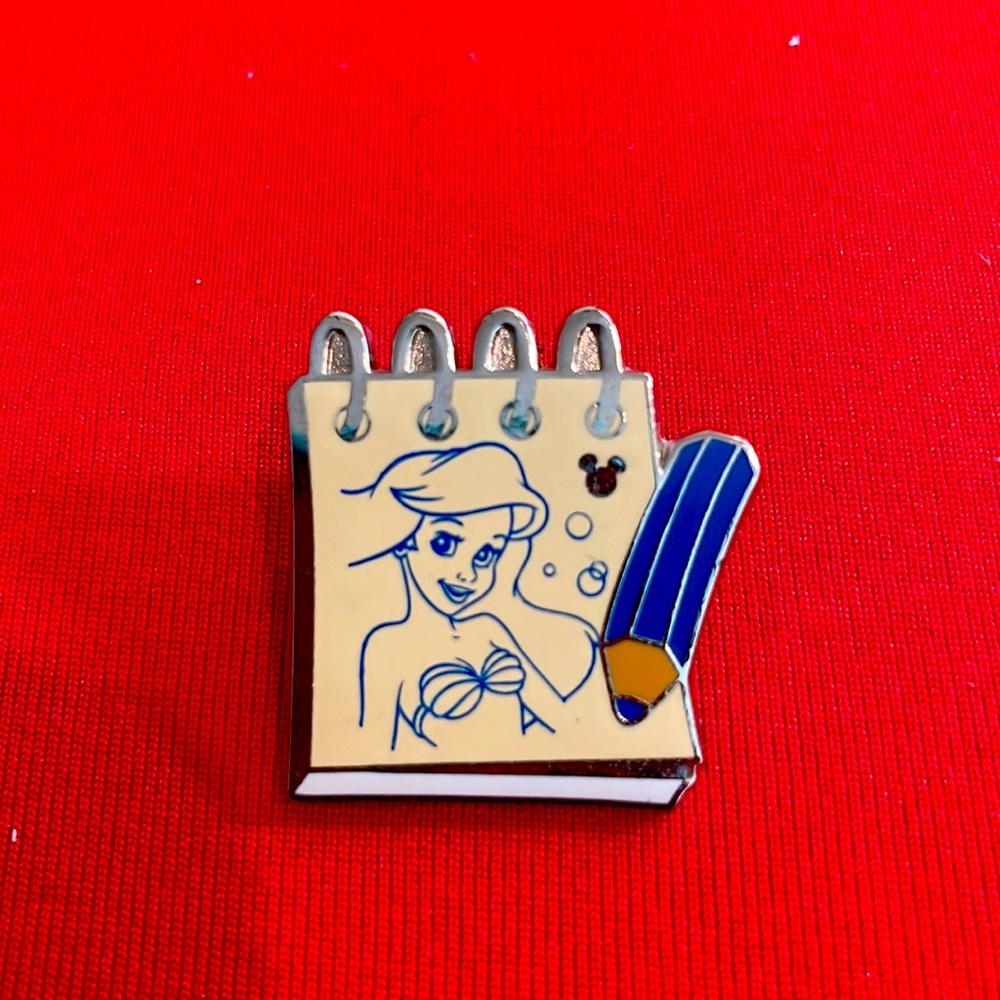 DISNEY PIN: ARIEL SKETCHPAD HIDDEN MICKEY PIN (2014)